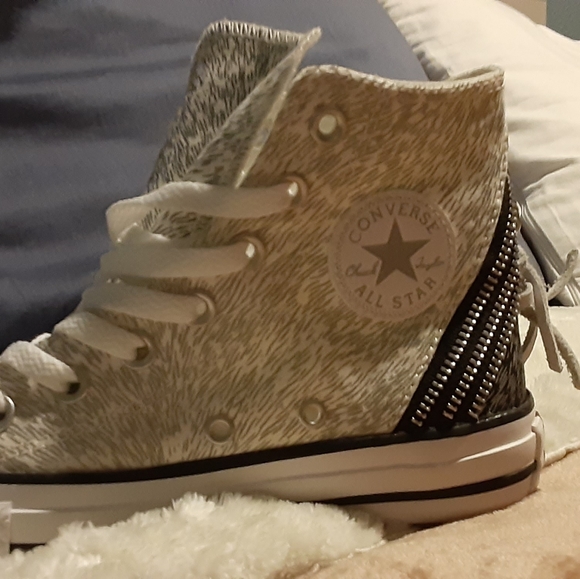 Converse - Picture 4 of 6